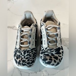 Addias toddler girl tennis shoes